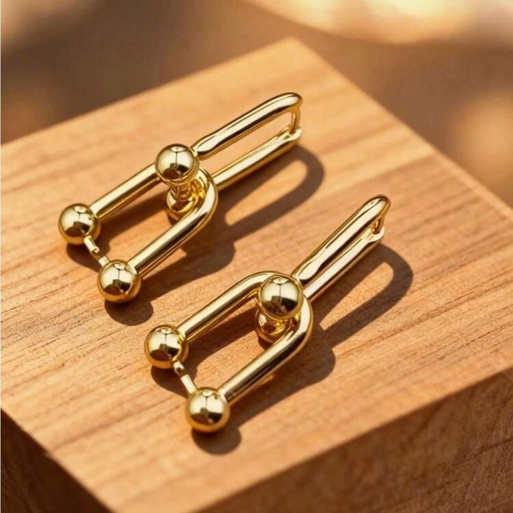 πππ3 for 12$πππElegant Gold Geometric Earrings - Picture 1 of 5